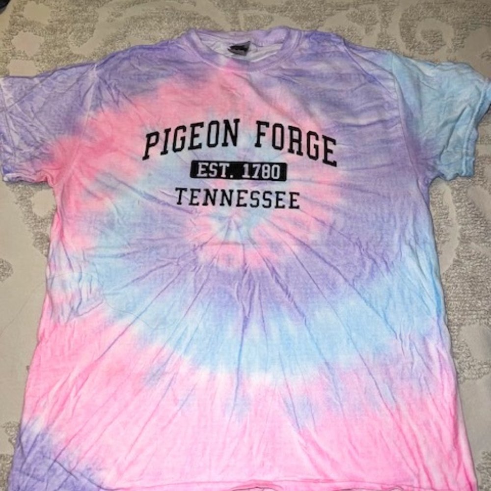 Tie dye Pigeon Forge, TN medium tee!